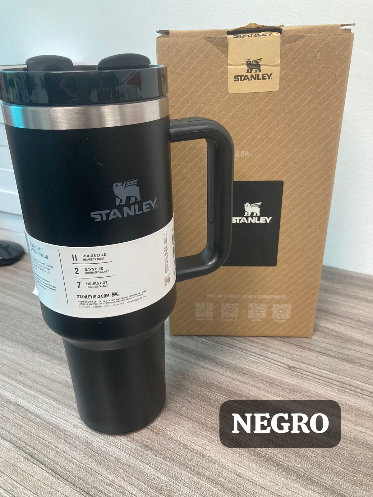 Vista 4 de Vaso Stanley - Vaso Stanley: Rojo